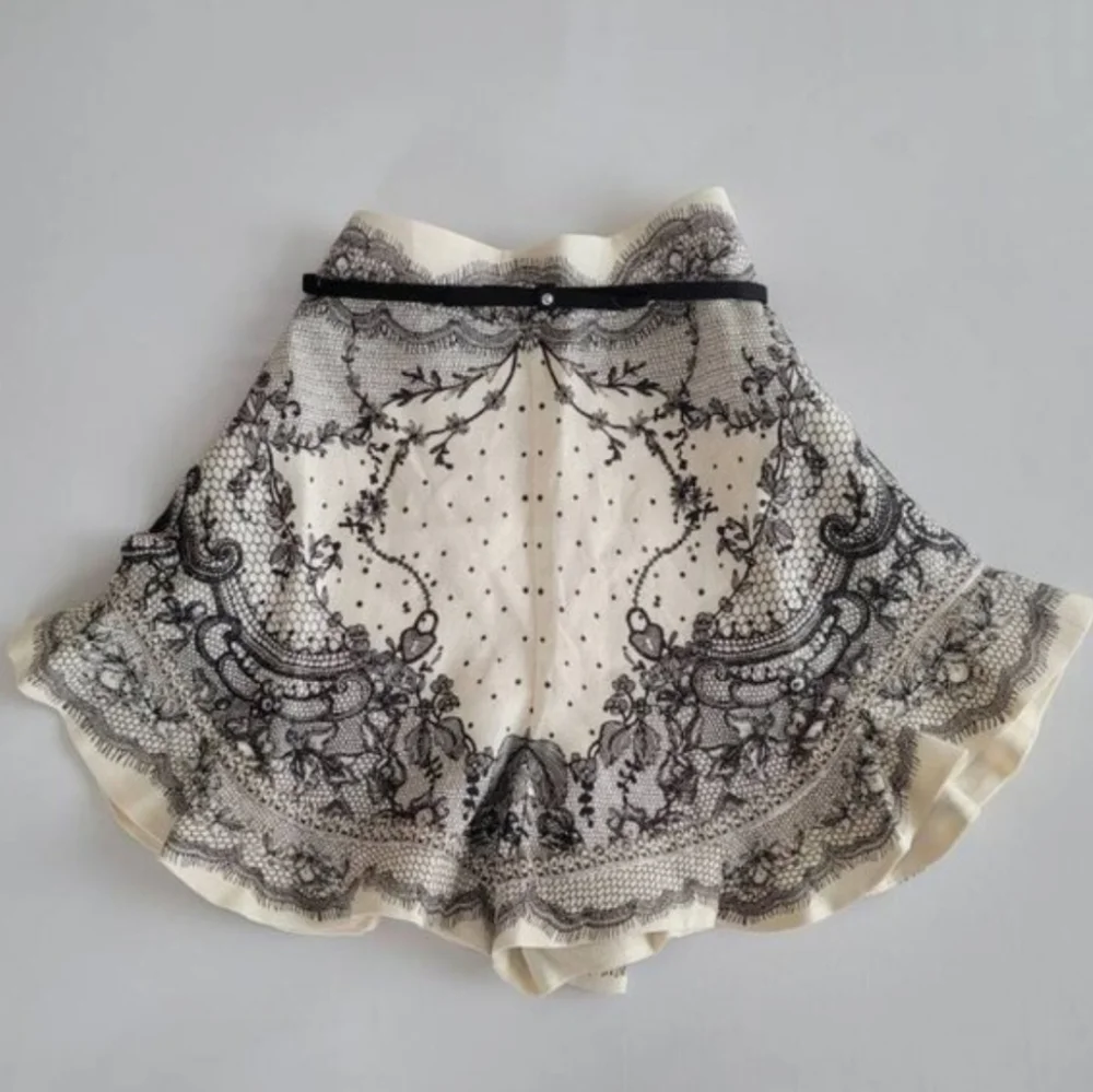 ZIMMERMANN'Crush Flat Front Frill' shorts Size 2 USA M - Picture 4 of 5
